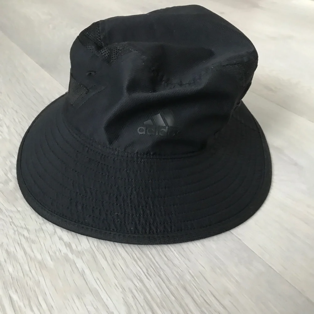 ADIDAS BLACK BOONIE BUCKET HAT WOMENS